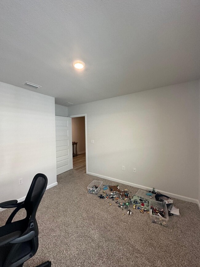 Building Photo - 8670 Pathstone Blvd