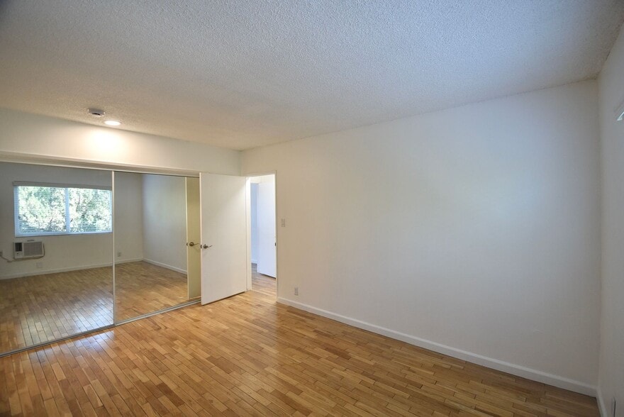 Building Photo - 12050 Tiara St