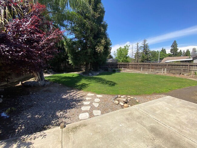 Building Photo - Lovely 2 bedroom, 2 bath home on Dolcetto Court coming soon!