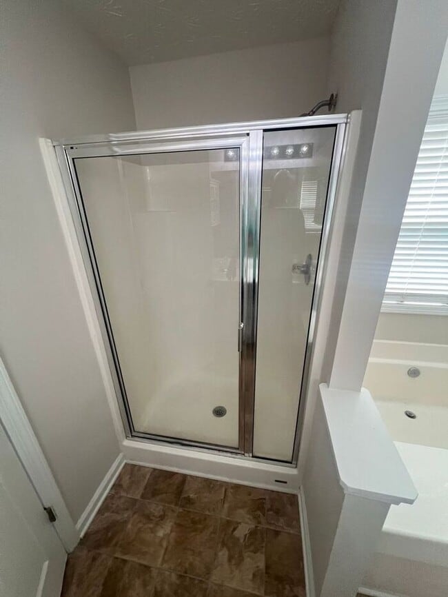 Building Photo - Beautiful Home in the Highly Sought-After ...