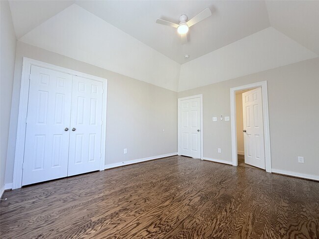 Building Photo - 1963 Peden St