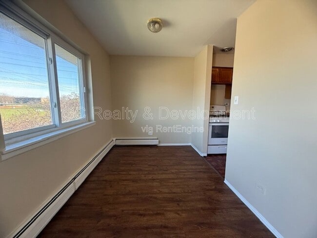 Building Photo - 847 College Blvd