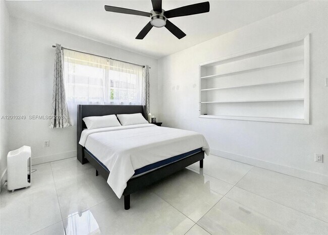 Building Photo - 7800 SW 57th Ct