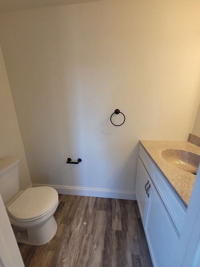 Building Photo - Newly renovated 3 bedroom Townhome - Gordonville