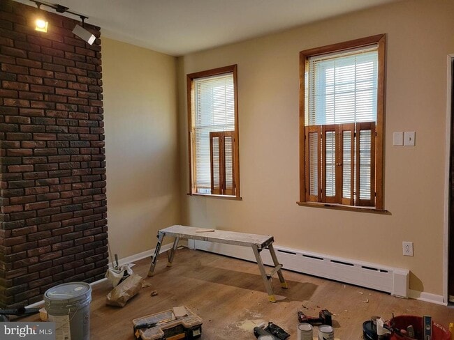 Primary Photo - 2325 Belgrade St