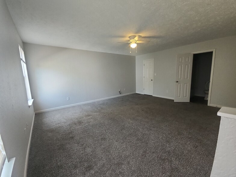 Building Photo - 14 Countryside Dr