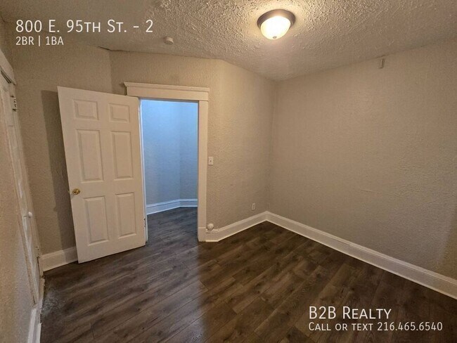 Building Photo - 800 E 95th St