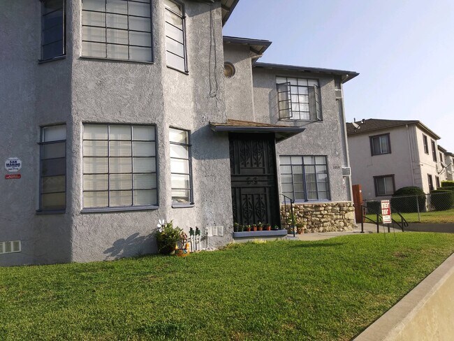 Building Photo - 2215 W Ramona Rd