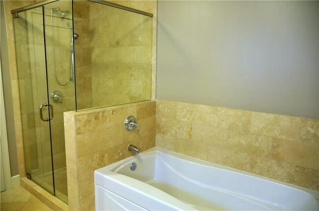 Building Photo - 2795 Peachtree Rd