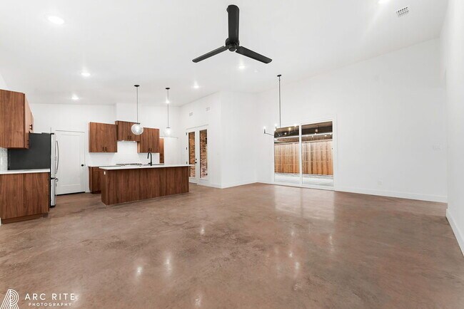 Building Photo - Pre-Leasing Fall of 2026!! Luxury Homes!!