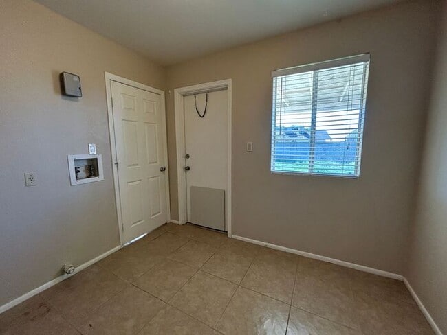 Building Photo - 301 W Olive Ave