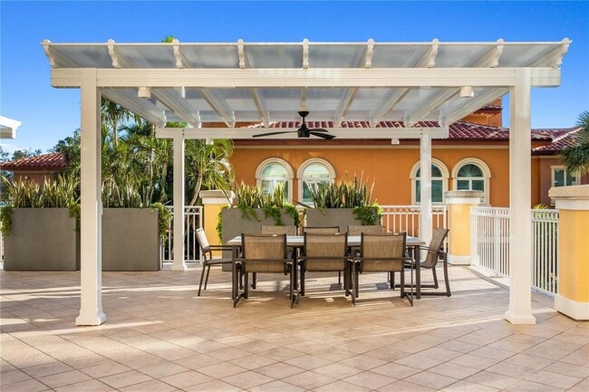 Building Photo - 515 5th Ave NE