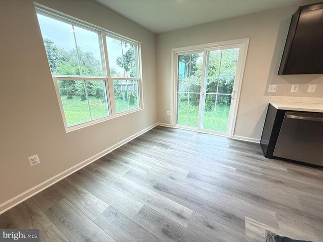 Building Photo - 613 Laurelwood Dr