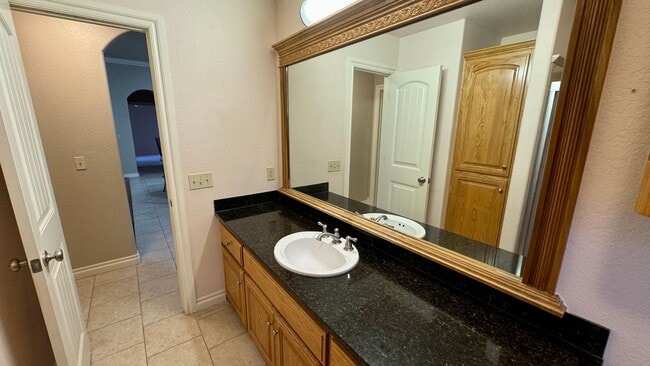 Building Photo - Spacious Stonegate Retreat with Home Office & Outdoor Living