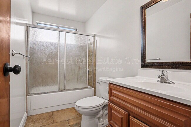 Building Photo - 3043 Blossom St