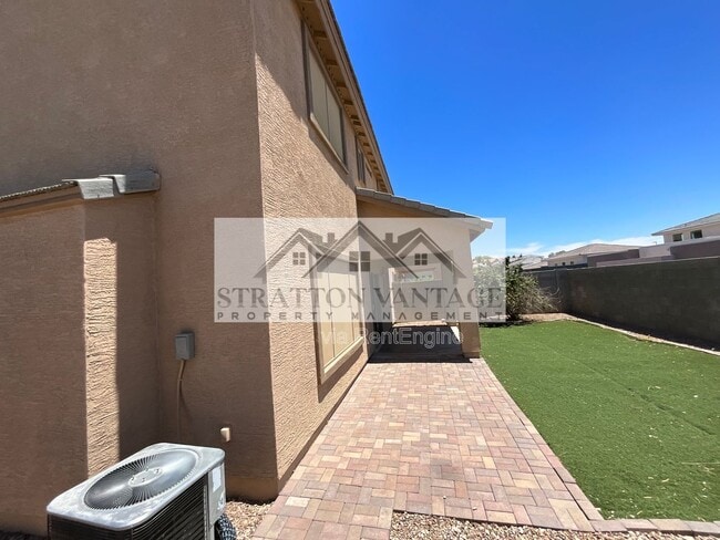 Building Photo - 2874 S Nielson St