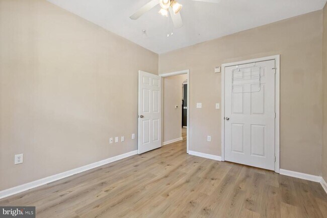 Building Photo - 12945 Centre Park Cir