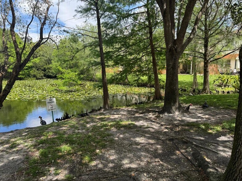 Building Photo - 6639 Hidden Cove Dr