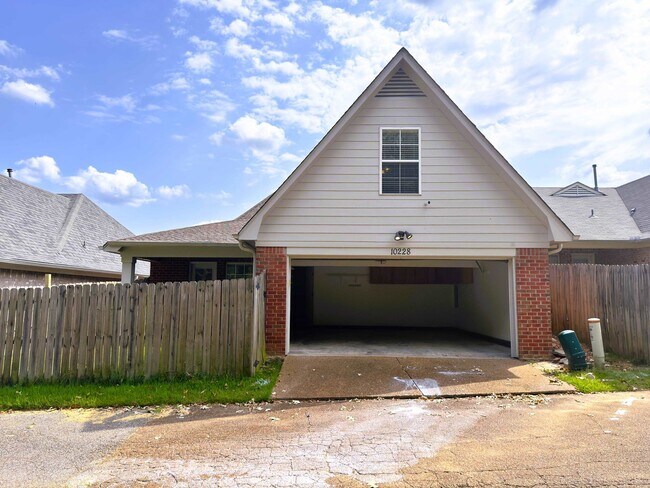 Building Photo - 10228 Morning Hill Dr