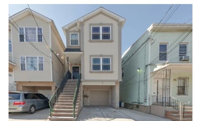 Building Photo - 452 Fulton St