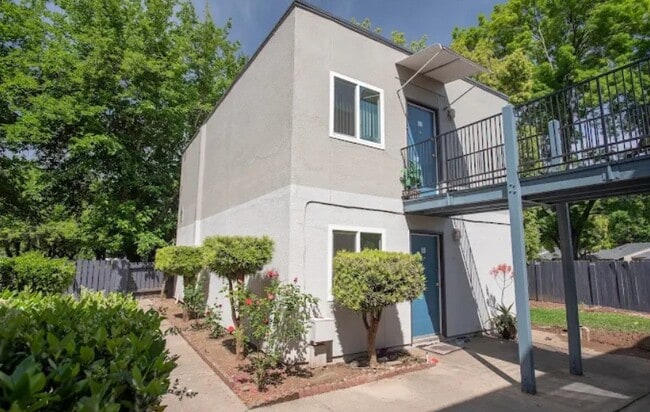 Building Photo - 1895 Benton Dr