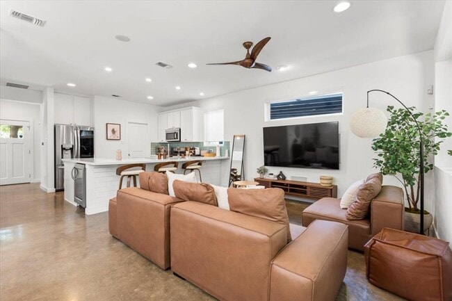 Building Photo - 3505 Villa Ct