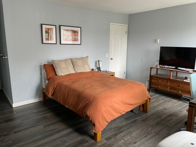 Building Photo - 2340 Hosp Way