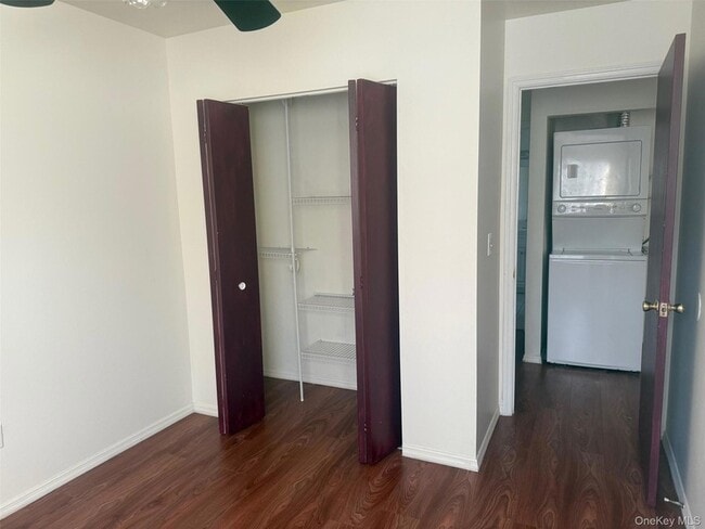 Building Photo - 10 Kensington Way