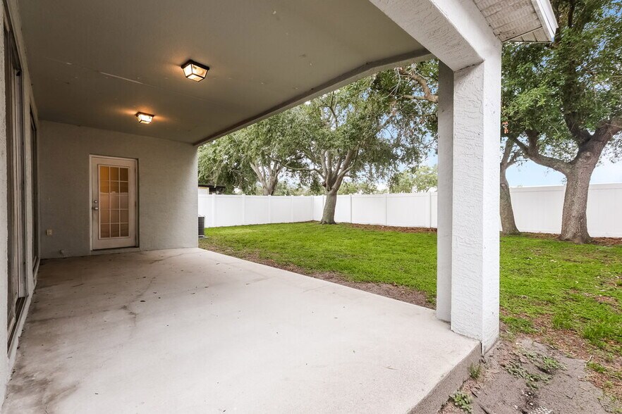 Building Photo - 11113 Lake Lanier Dr