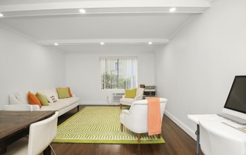 Building Photo - 1525 E Putnam Ave