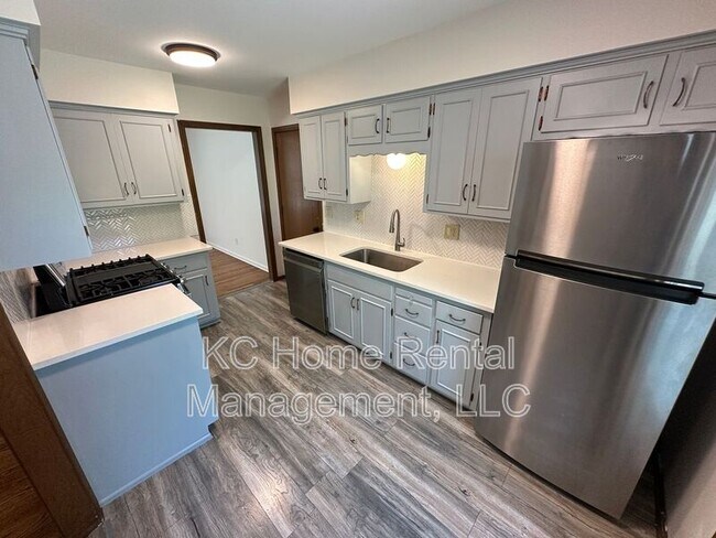Building Photo - 8216 W 97th St