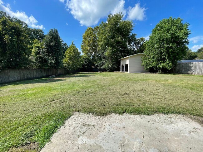 Building Photo - 104 Timber Ln