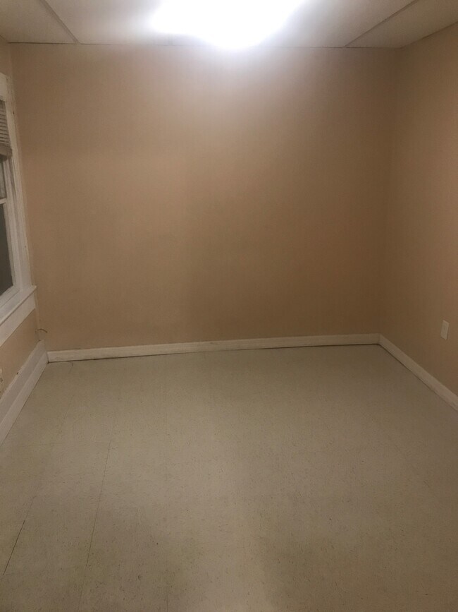 Building Photo - 22 2nd St SW