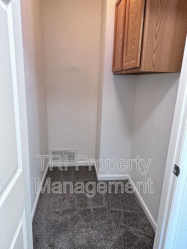Building Photo - 33076 County Rd 43