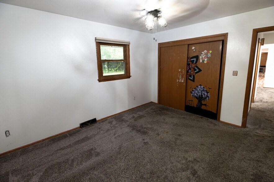 Building Photo - 8684 N 62nd St