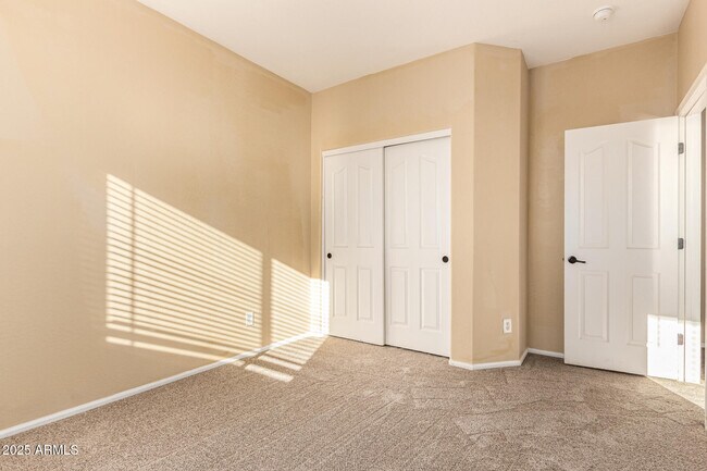 Building Photo - 3047 S 257th Ave