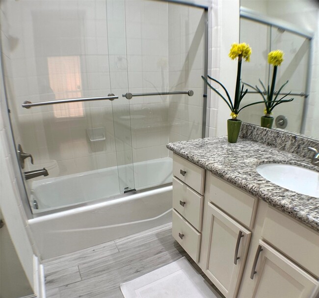 Building Photo - 913 Birdsall St