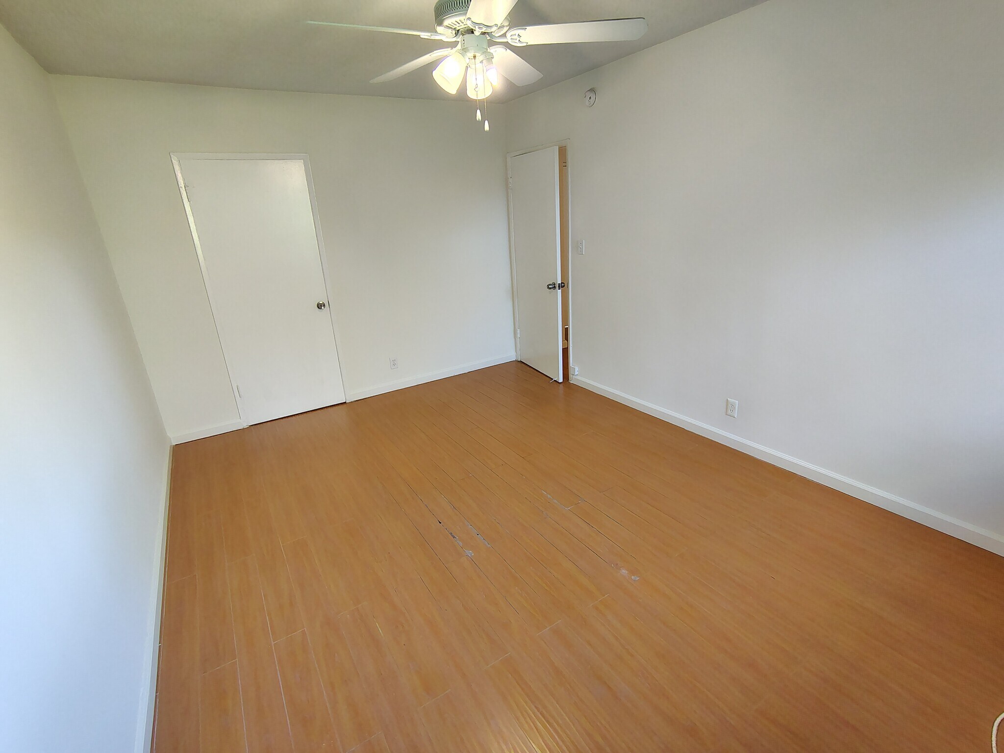 Building Photo - 7920 Selma Ave