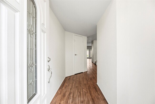 Building Photo - 14515 Wunderlich Dr