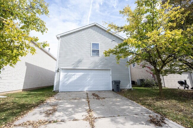 Building Photo - "Charming 4-Bedroom Home in Noblesville with Spacious 2,145 Sq Ft Layout!"