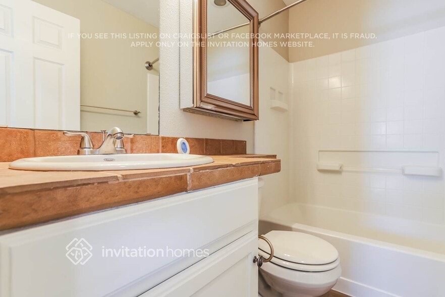 Building Photo - 16424 E 97th Ave