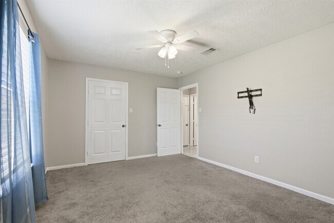 Building Photo - 1203 Valerie Ave