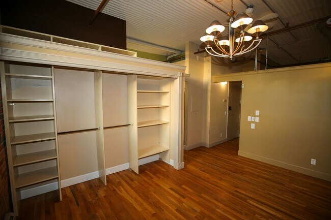 Building Photo - Rustic Charm in the Heart of Downtown Denv...