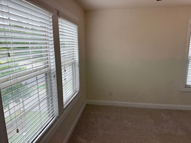 Building Photo - Ballantyne Home in great Location With Sun...