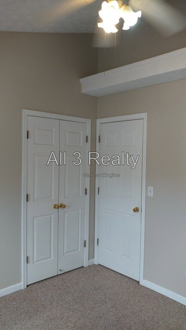 Building Photo - 5670 Hampton Ct
