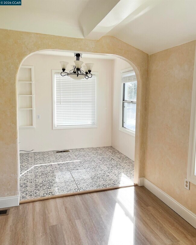 Building Photo - 192 Viewmont Ave