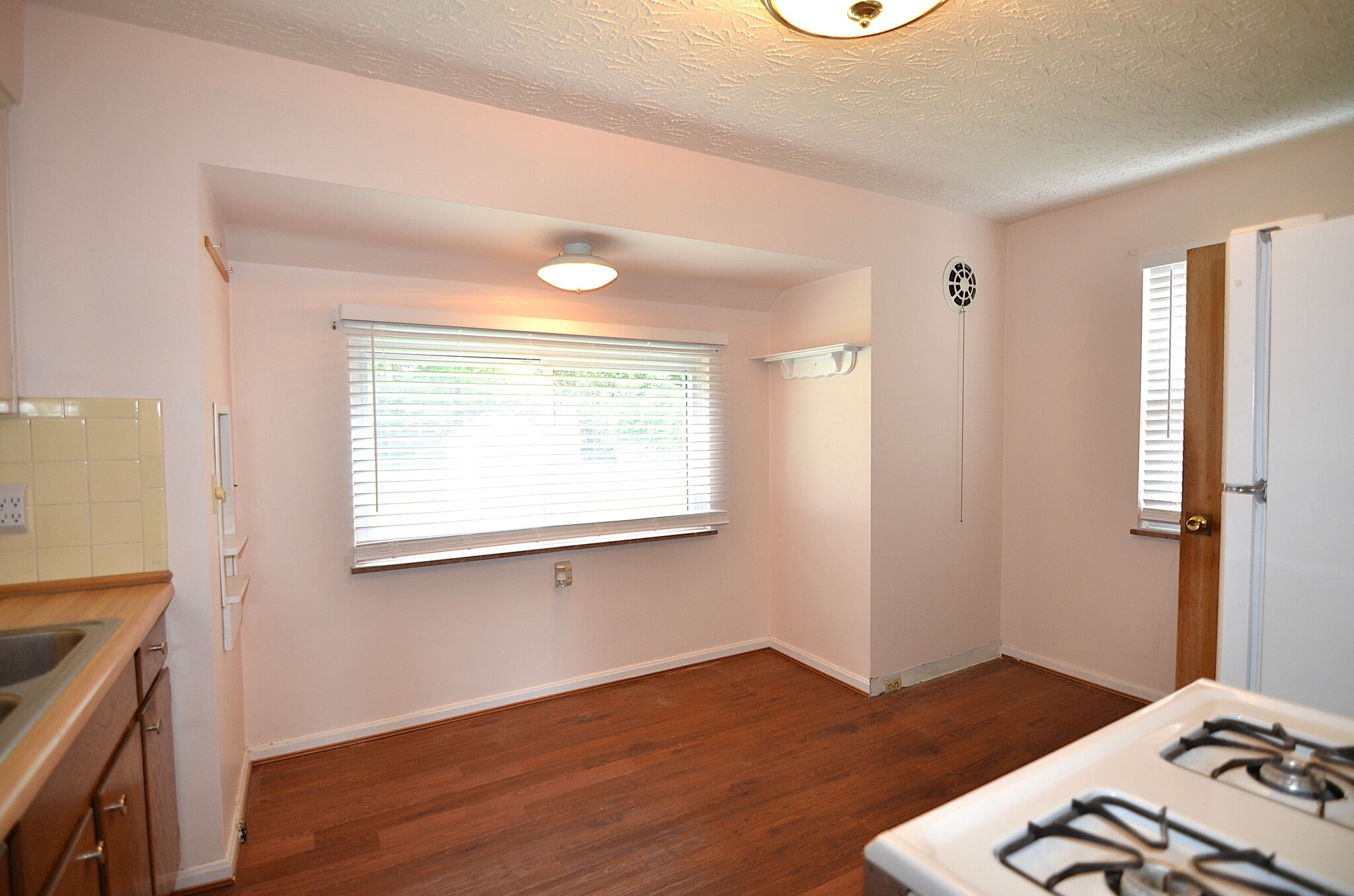 Building Photo - 4625 Orchard Ln