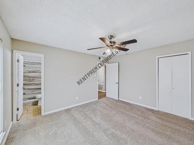 Building Photo - 20 Fox Den Ct