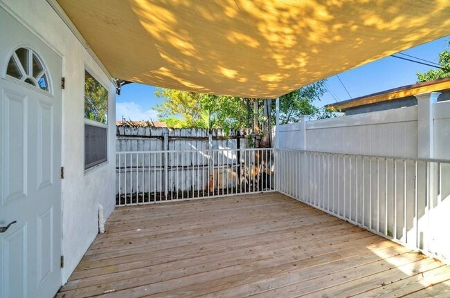 Building Photo - 7151 Taft St