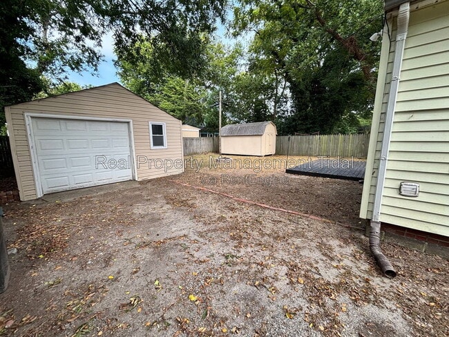 Building Photo - 602 Burksdale Rd